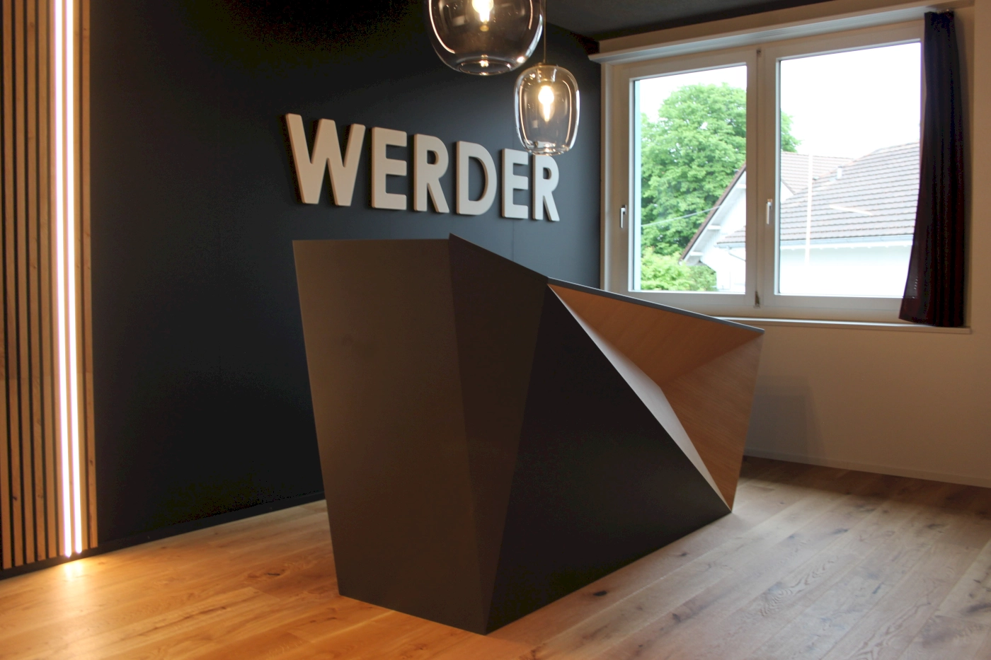 Empfangstheke-Showroom-WERDER-Schreinerei-Thurgau-CH