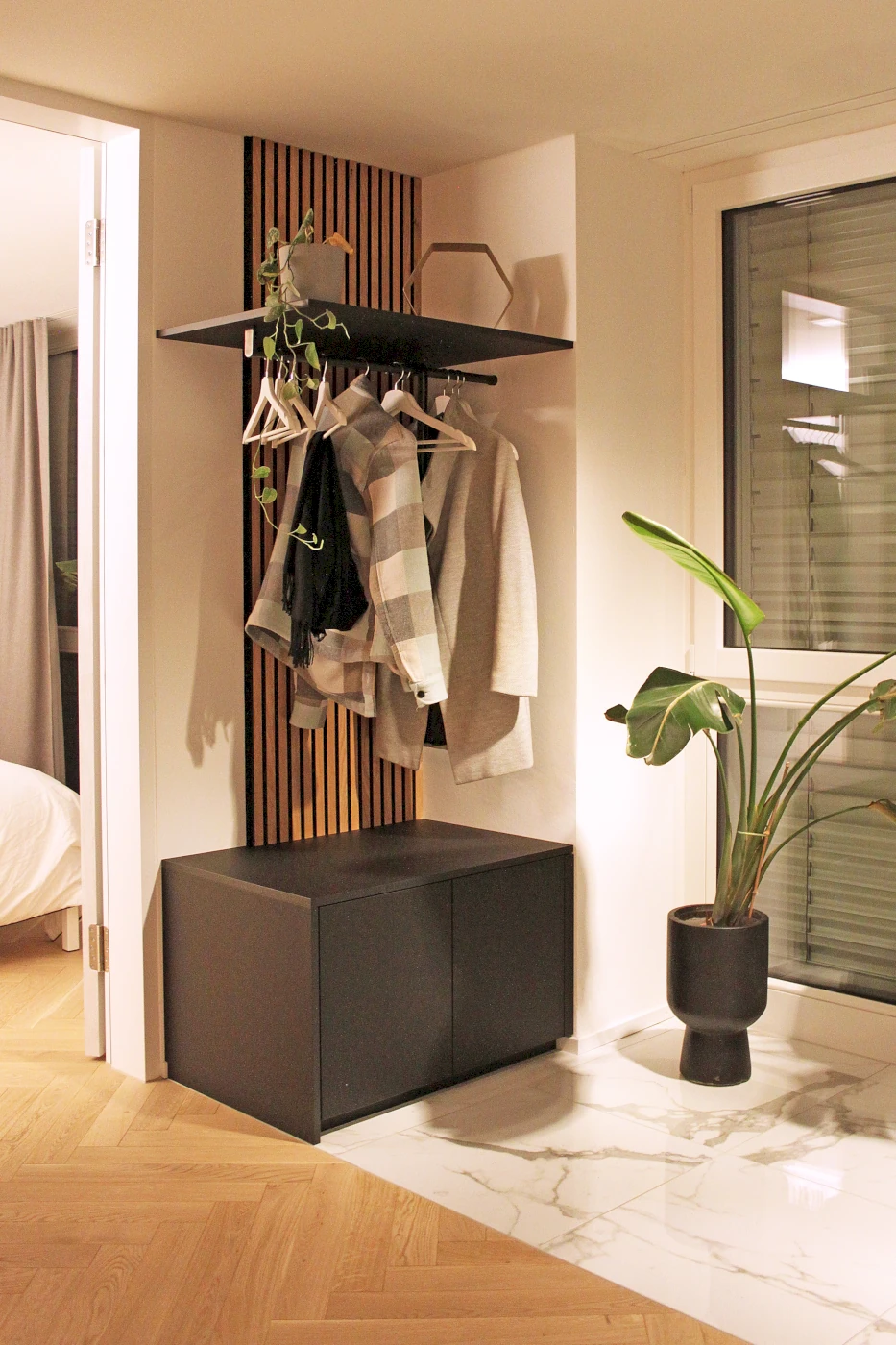 Garderobe-Kleider-Schreinerei-Werder-AG