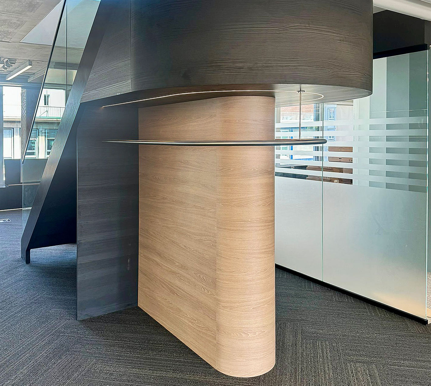 Garderobe-Schreinerei-Werder-AG-modern-rund