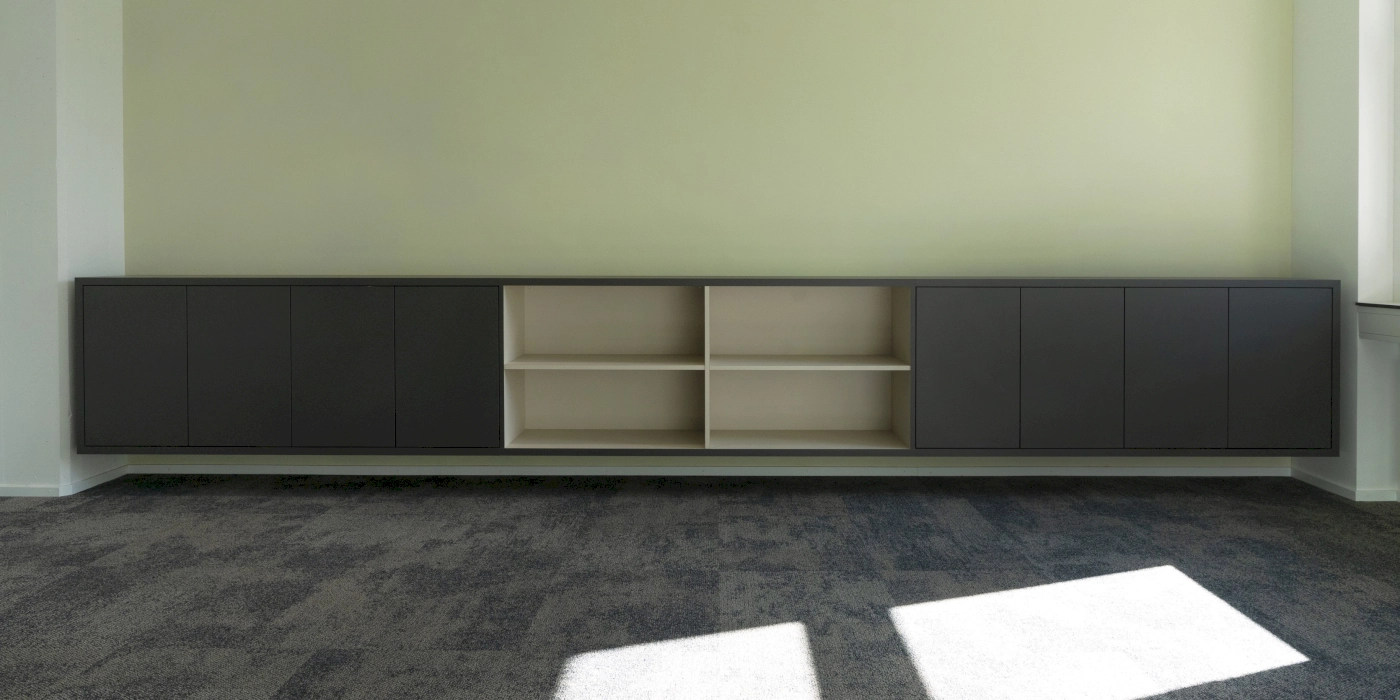 Sideboard-lang-WERDER-Schreinerei-AG