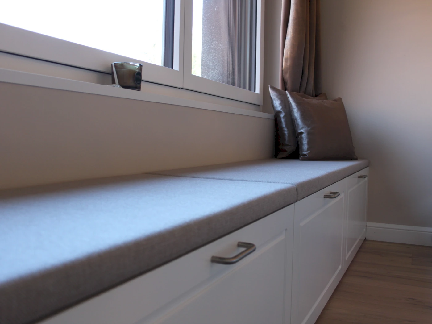 Sitzmoebel_nach_Mass_WERDER_Holz_Polsterung