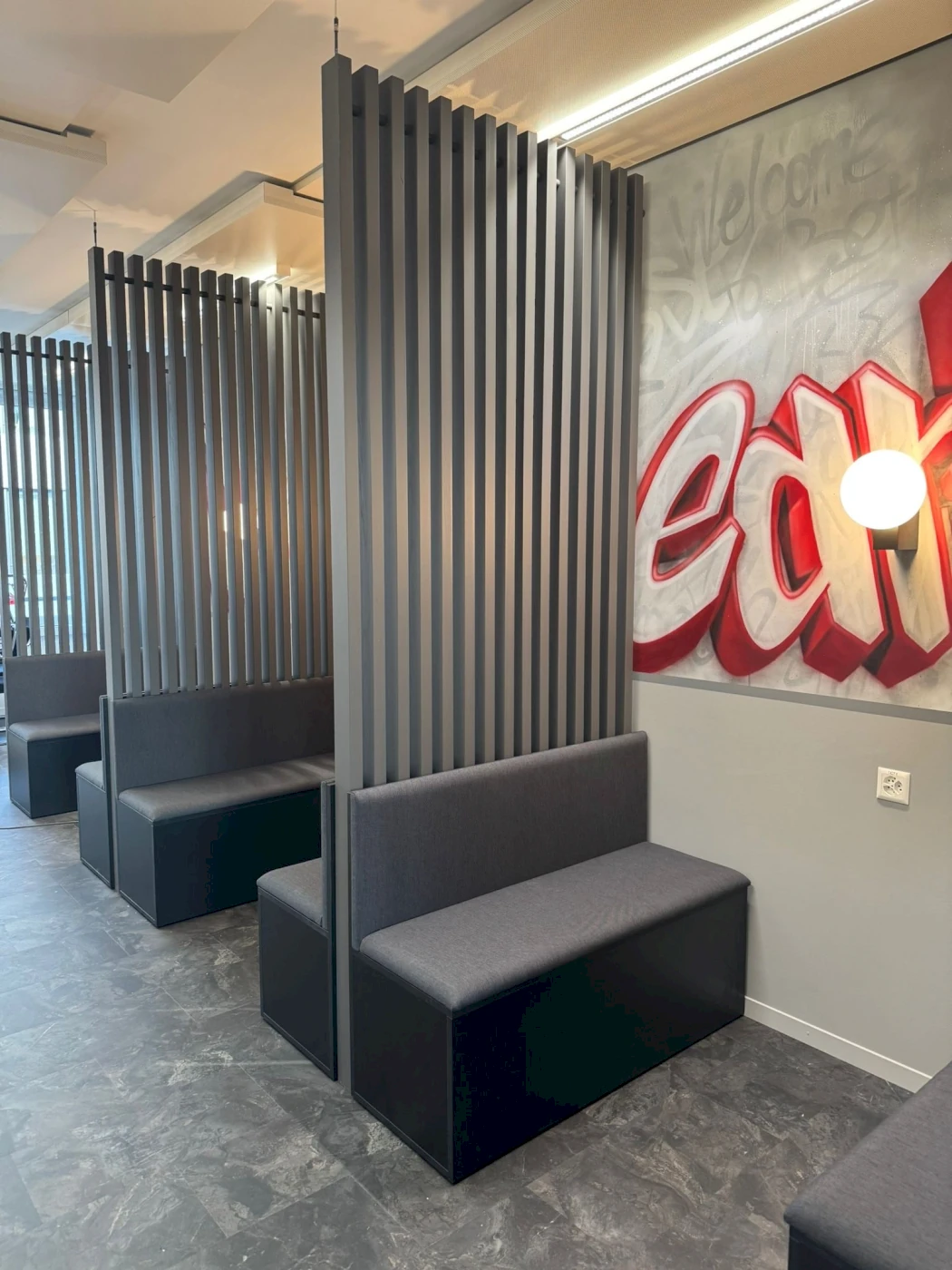 Sitzmoebel_nach_Mass_WERDER_Schallschutz