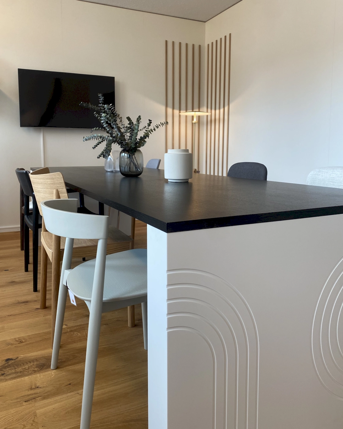 Tisch-designertisch-WERDER-Schreinerei-AG-Thurgau